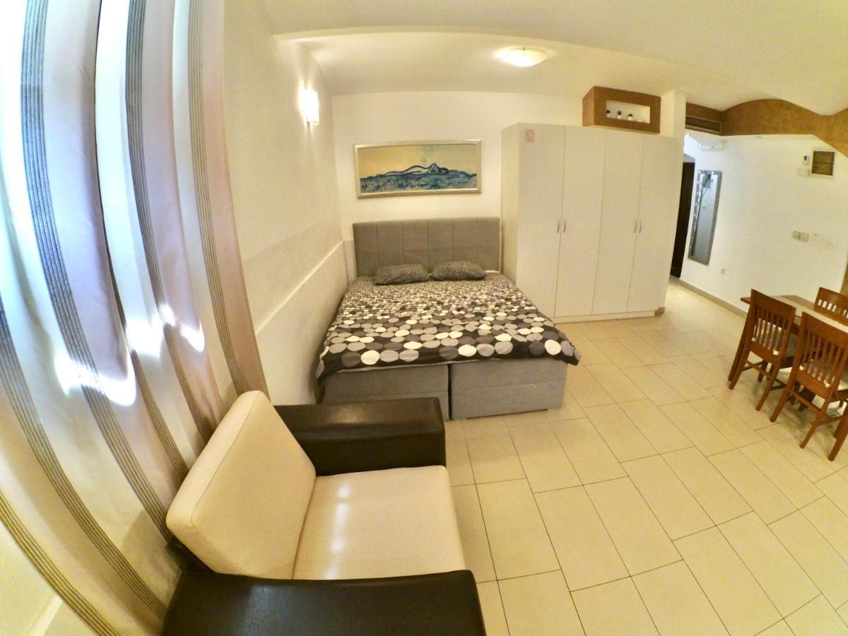 Carla Studio Apartment Zagreb Bagian luar foto